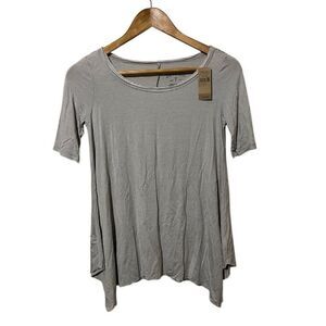 American Eagle Womens Size XS Soft & Sexy Striped Shirt Gray White Asymmetric NW